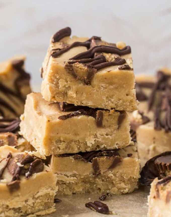 fun things to bake: stack of peanut butter fudge drizzled with chocolate