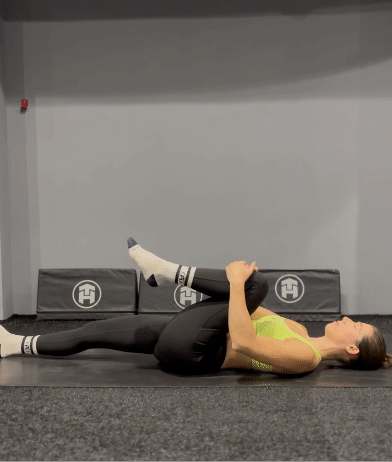 lower-back-stretches-knee-to-chest