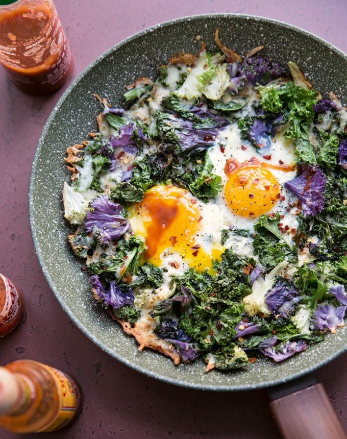 low carb meal plan: crispy kale and egg skillet for one
