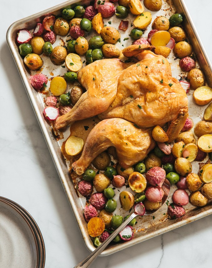 low carb meal plan: sheet pan roast chicken with potatoes, radishes and olives