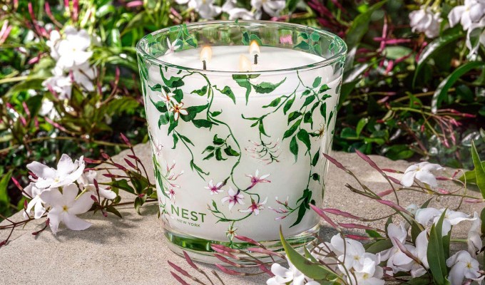 A close up of the Indian Jasmine Specialty 3-Wick Candle.