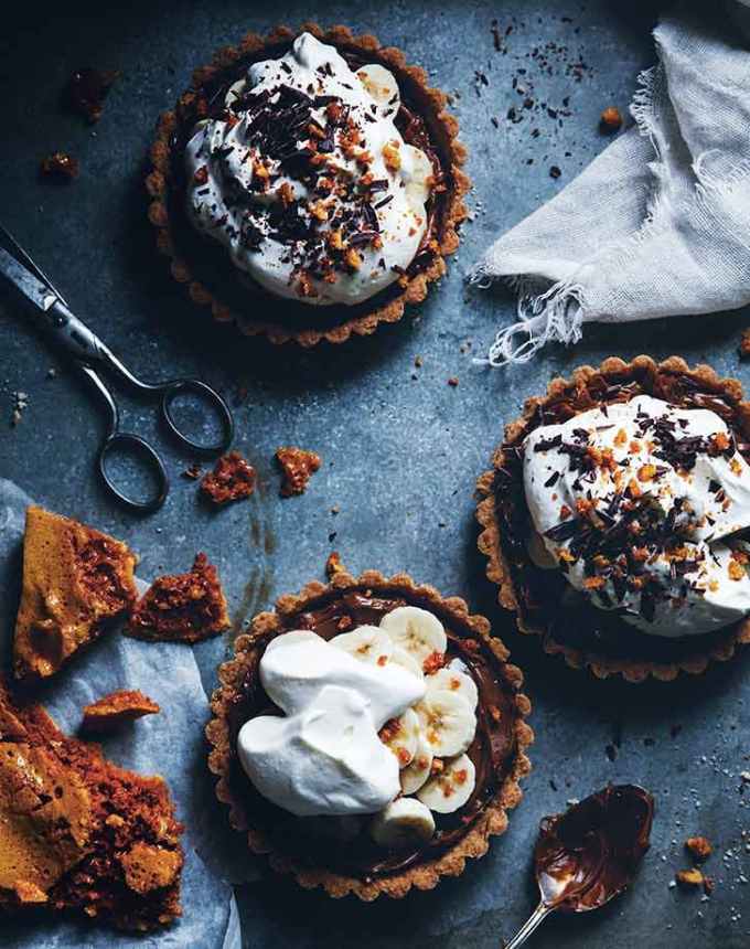 st patrick's day desserts: banoffee pie with honeycomb