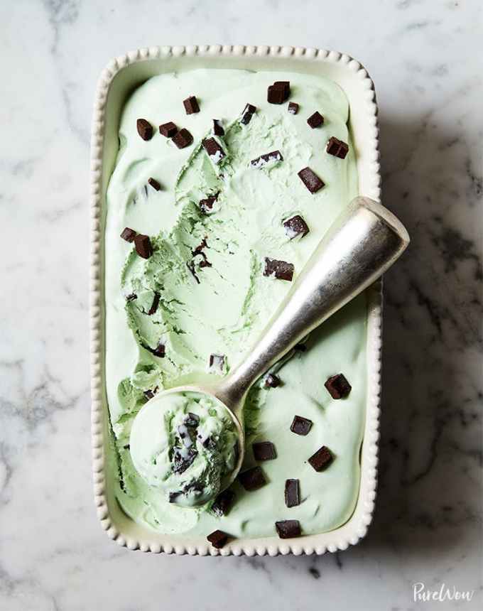 st patrick's day desserts: no-churn mint chocolate chip ice cream