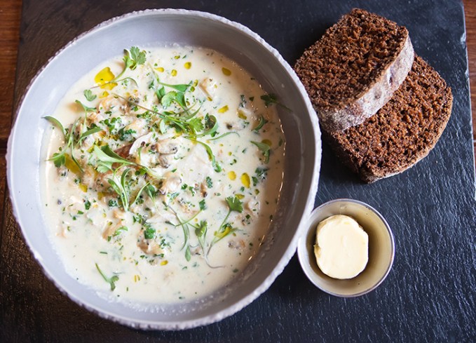 traditional irish food: irish seafood chowder